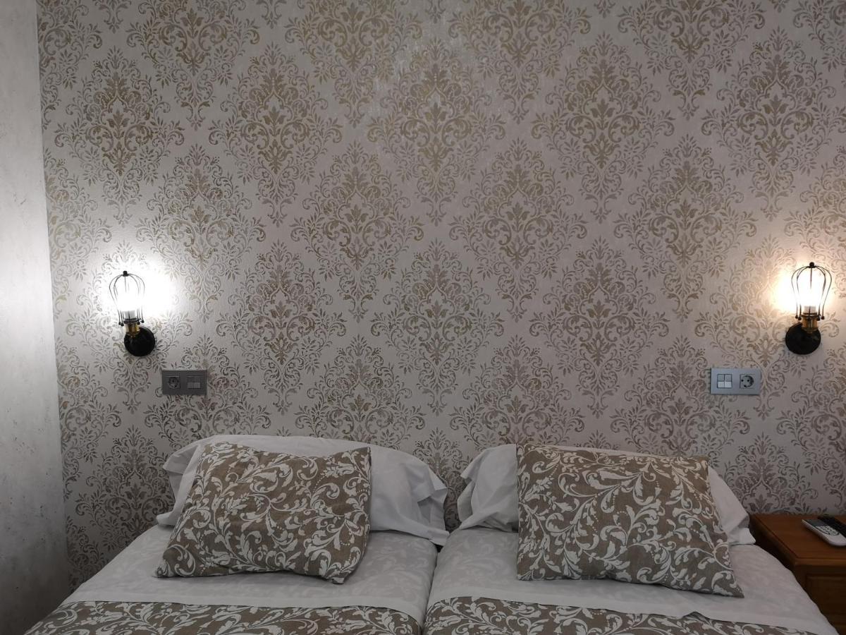 Hostal Juan Bravo Сеговия Экстерьер фото